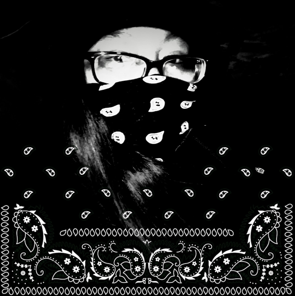 Meet your Posher, Tia